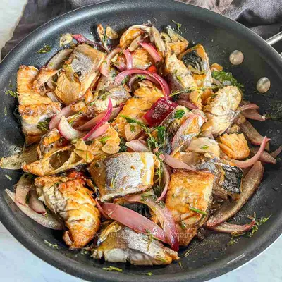 Recipe 'Salted Mackerel with Onions and Fresh Herbs'