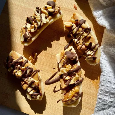 Recipe 'FROZEN BANANA SNICKERS'