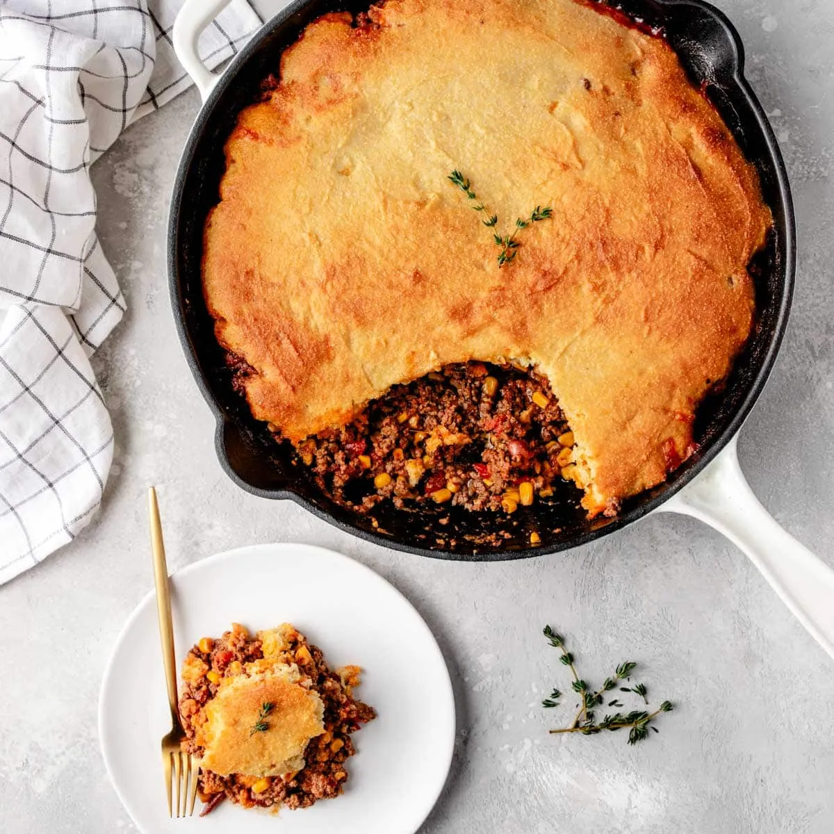 Easy Cowboy Cornbread Casserole with Ground Beef