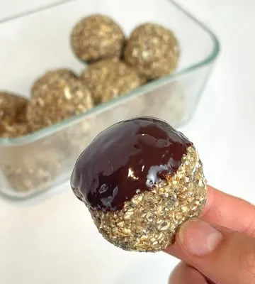 Recipe 'CHIA BANANA BREAD PROTEIN BALLS🍌'