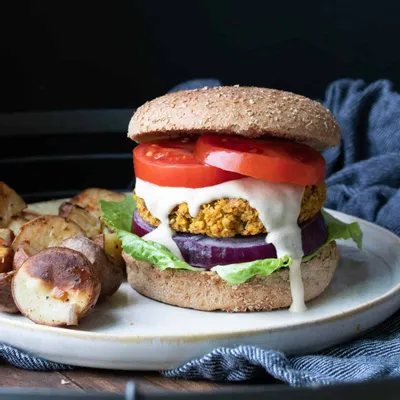 Recipe 'Vegan Falafel Burgers with Chickpeas'