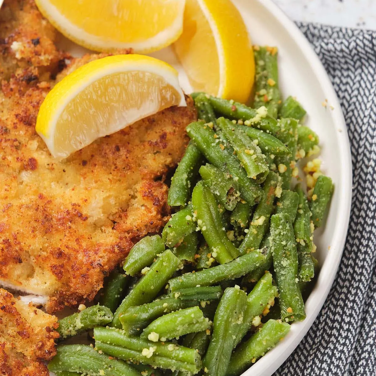 Cheesy Garlic Frozen Roasted Green Beans Recipe