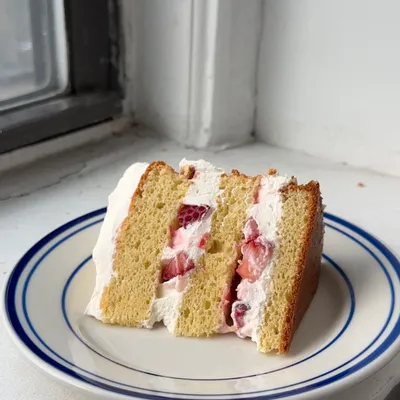 Recipe 'Strawberry Cream Chiffon Cake'