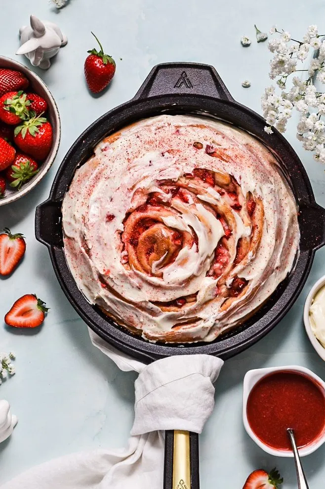 BEST Giant Strawberry Roll Cake Recipe