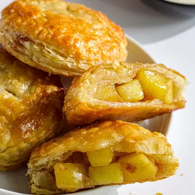Recipe 'Mini Apple Hand Pies'