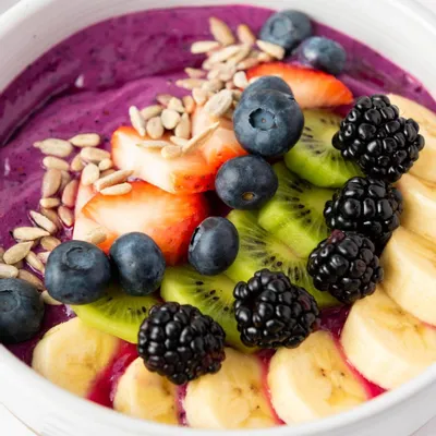 Recipe '10-Minute Berry Smoothie Bowl Recipe'