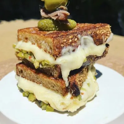 Recipe 'Gilda Grilled Cheese'