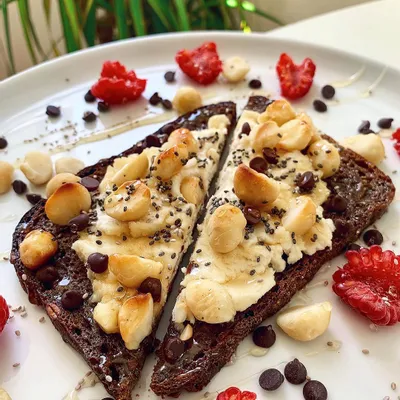 Recipe 'Gluten-Free Pumpernickel Bruschetta with Dairy-Free Ricotta and Honey'