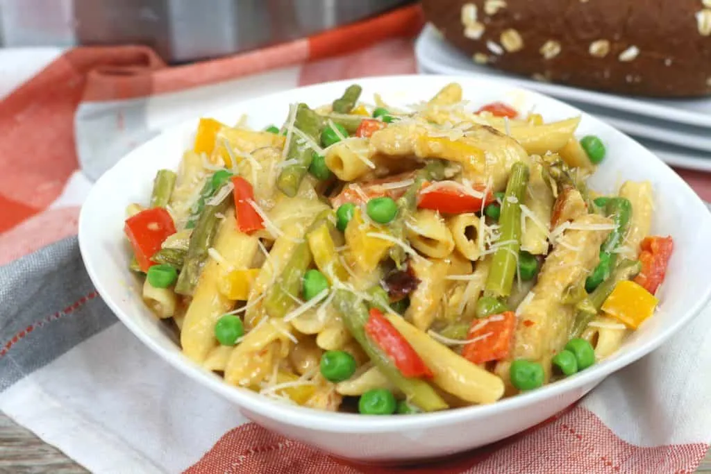 Instant Pot Copycat Cheesecake Factory Spicy Chipotle Chicken Pasta