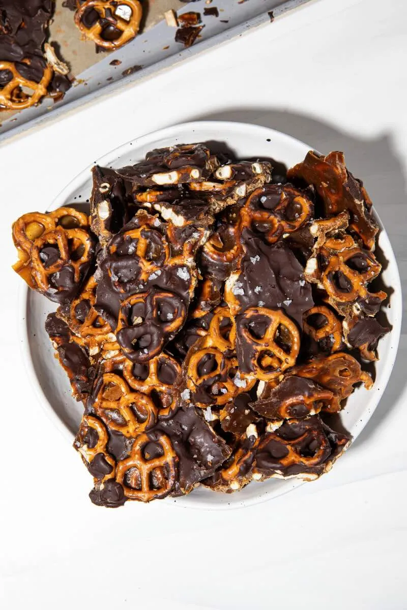 Easy Salted Caramel Pretzel Bark (Gluten Free Option)