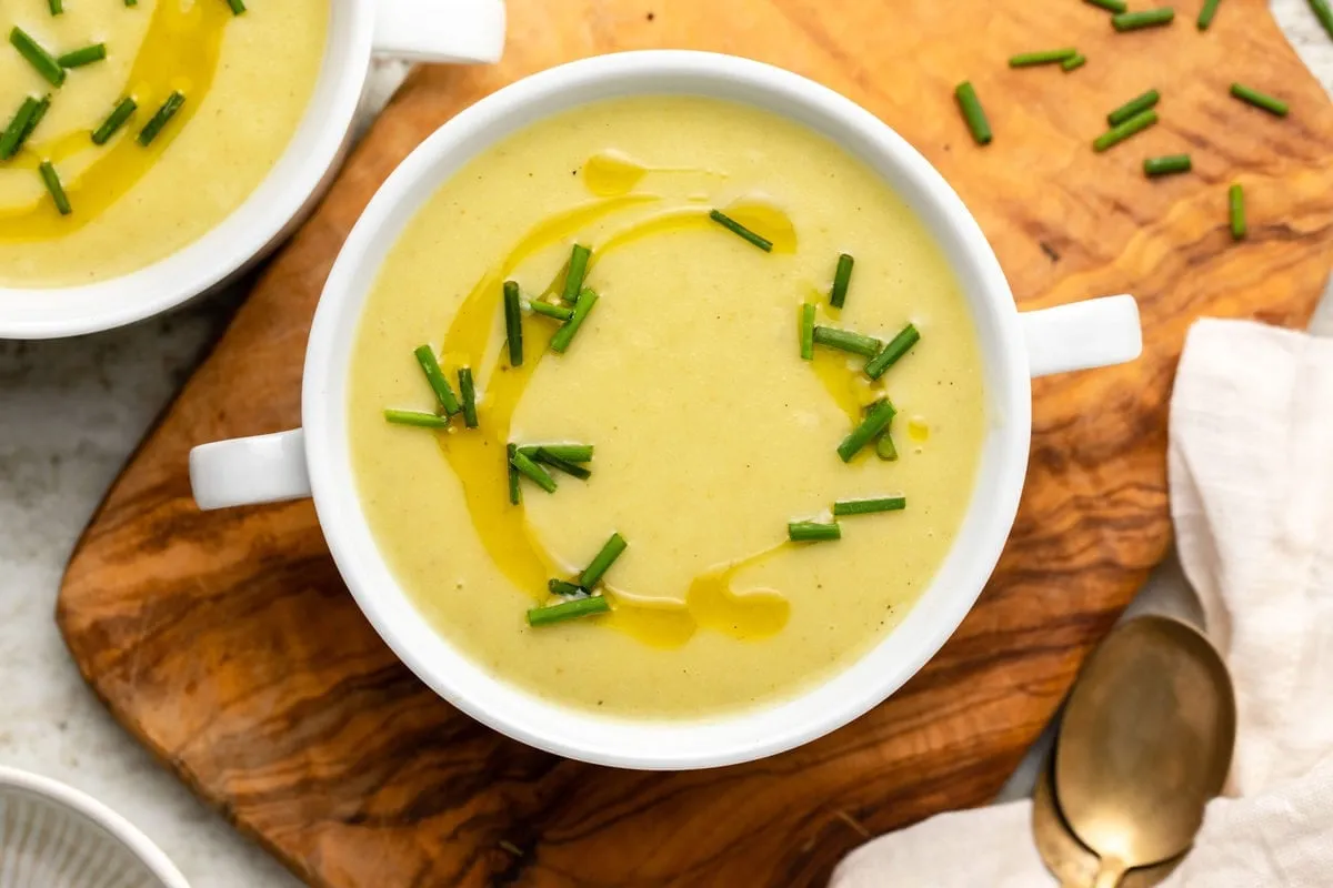 Comforting Vegan Potato Leek Soup