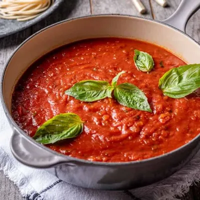 Recipe 'Sugo di Pomodoro (Classic Italian Tomato Sauce Recipe)'