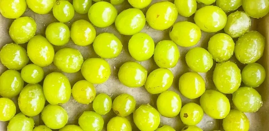 Healthy Sour Patch Grapes