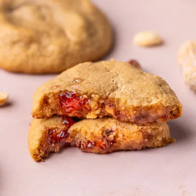 Recipe 'Chewy Peanut Butter and Jelly Cookies'