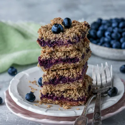 Recipe 'Blueberry Hazelnut Crumble Bars'