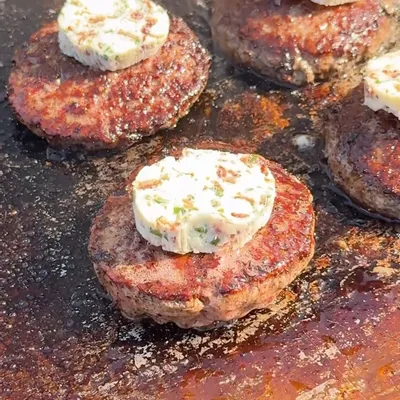 Recipe 'Blue Cheese Butter Burger'