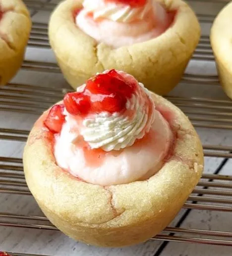 Strawberry Shortcake Cheesecake Cookie Cups
