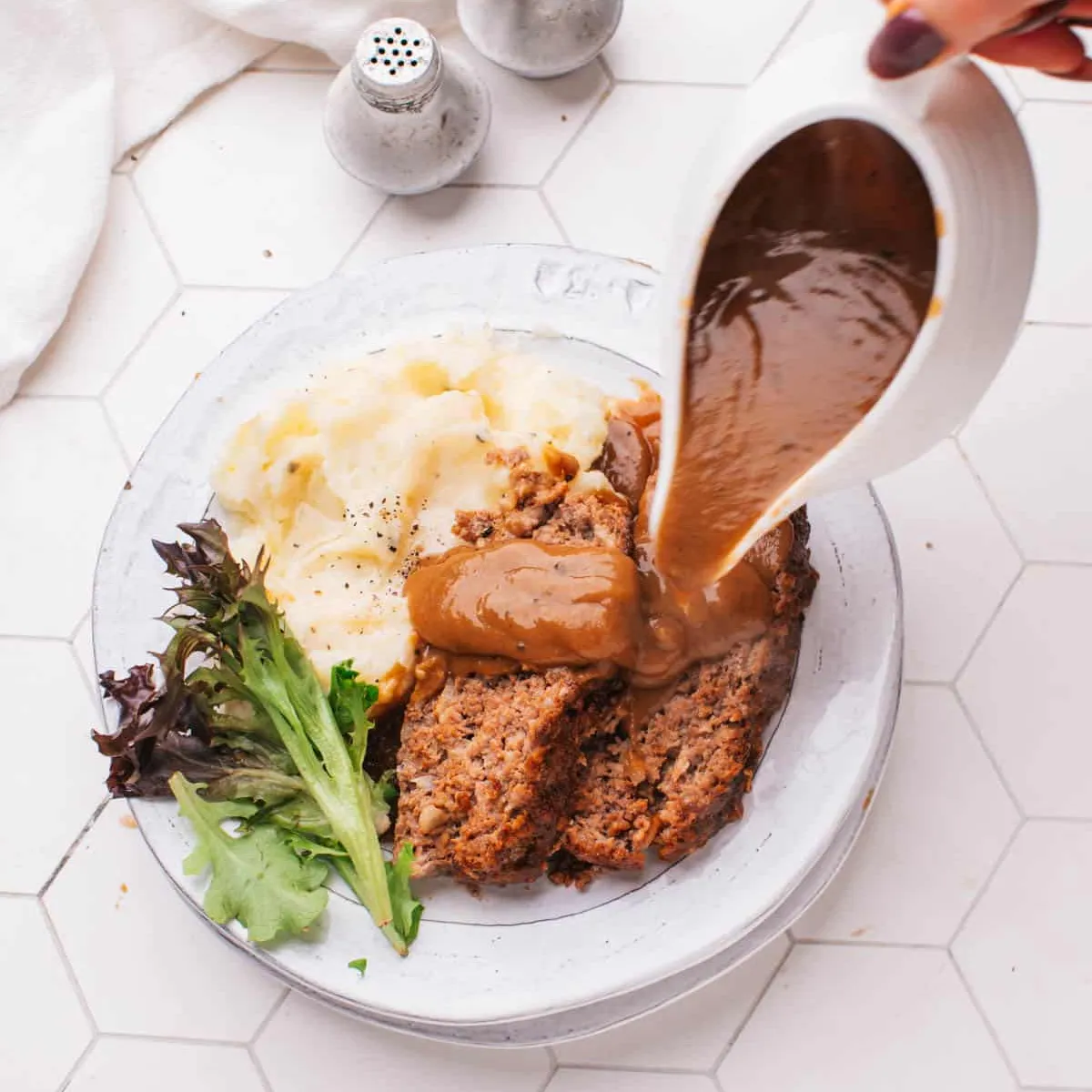 31 Sides for Meatloaf (The Tastiest Easy Dinner Side Dishes!)