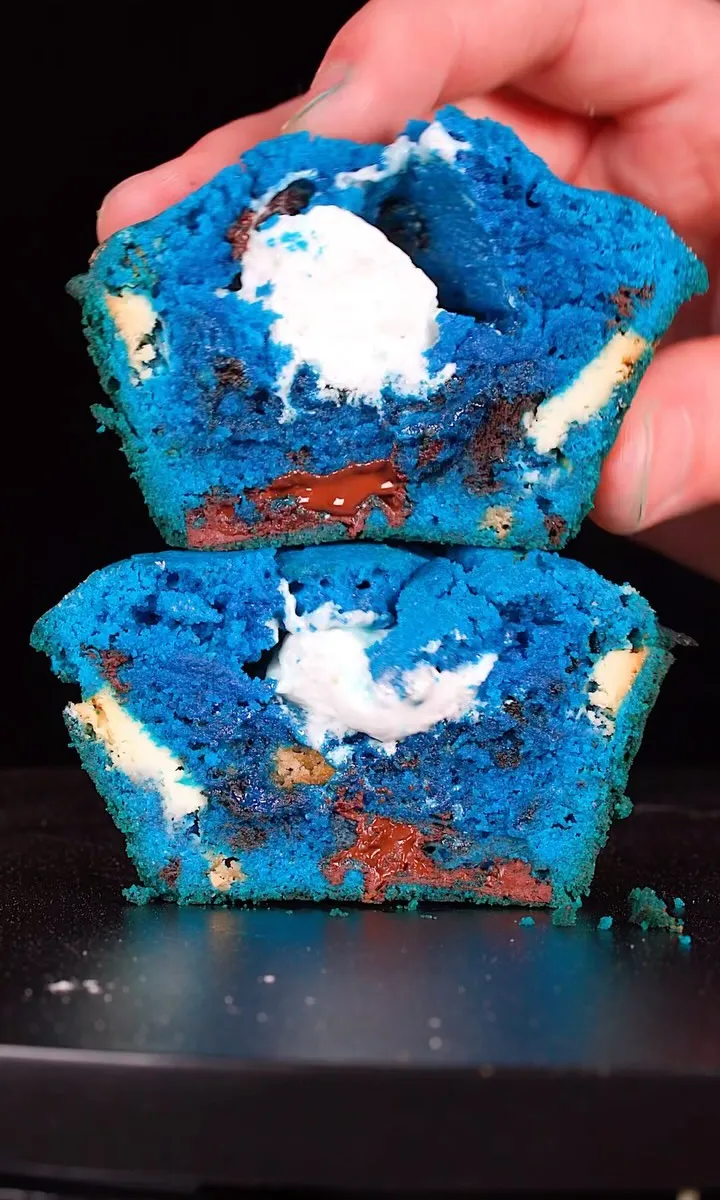 Marshmallow Cookie Monster Muffins