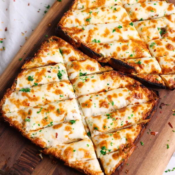 BEST CHEESY GARLIC BREAD