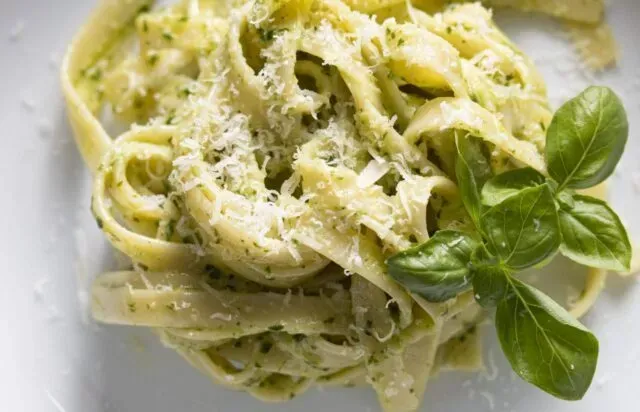 Fettuccine al Pesto