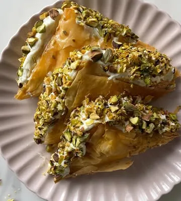Recipe 'Honey Pistachio Warbat'