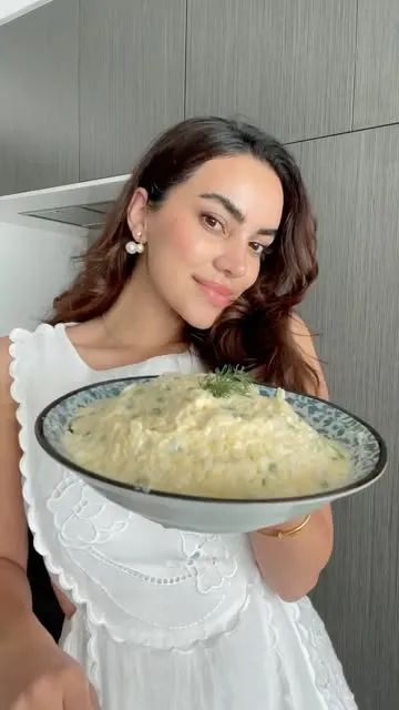 Oloovieh Salad