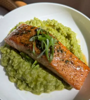 Recipe 'Sweet Green Pea and Leek Risotto with Salmon'