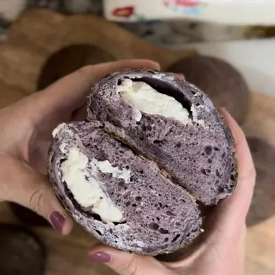 Recipe 'Blueberry Lemon Bagel Bagel Bomb'