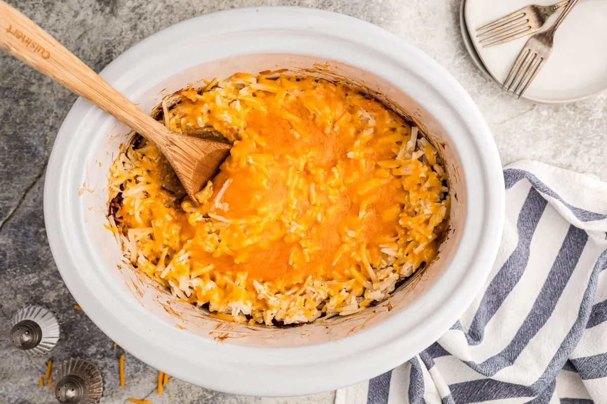 Slow Cooker Cheesy Hashbrown Casserole