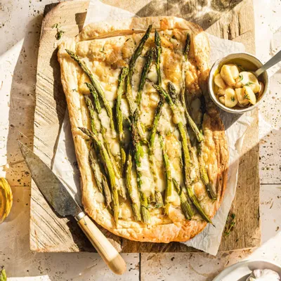 Recipe 'Asparagus and Cheese Tart (with Garlic Confit)'