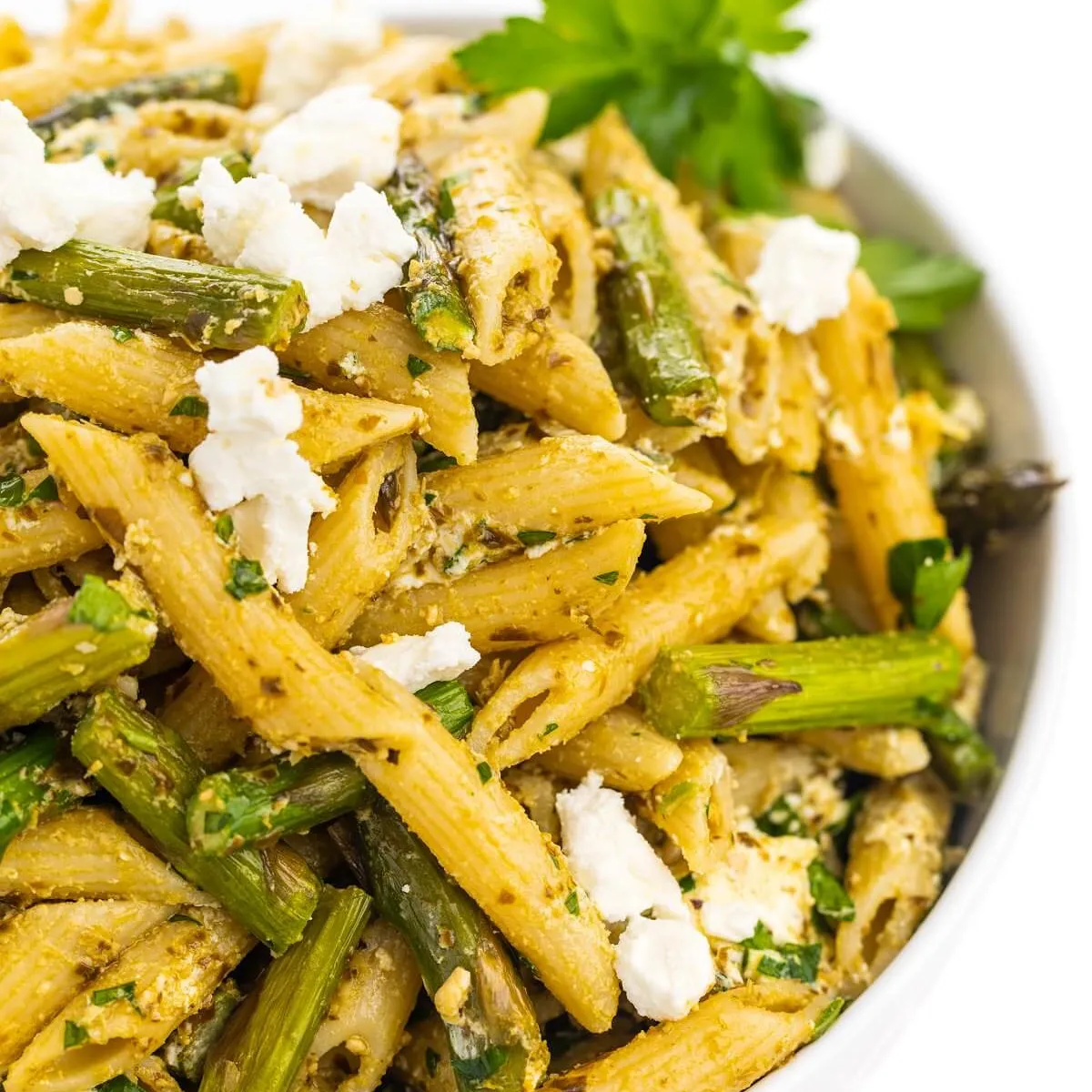 Pesto Pasta with Asparagus and Goat Cheese