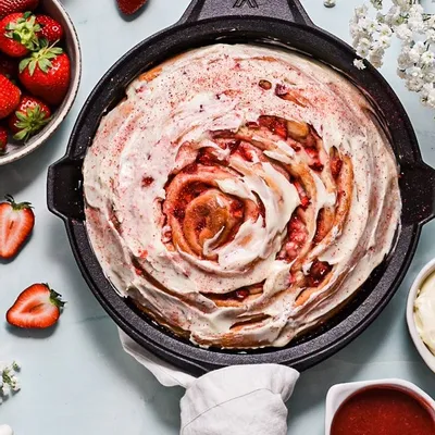 Recipe 'BEST Giant Strawberry Roll Cake Recipe'