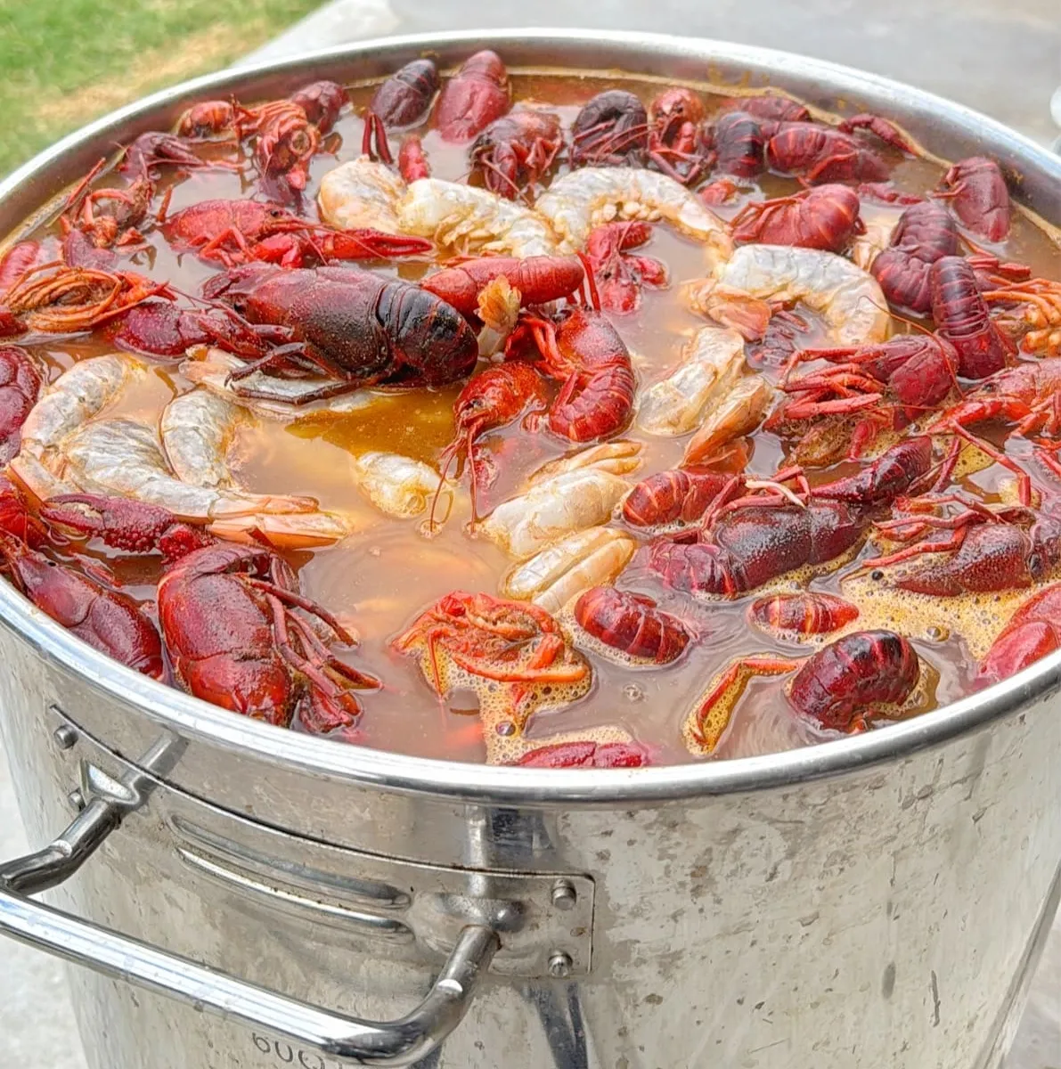 BEST Louisiana Shrimp and Crawfish Boil Recipe