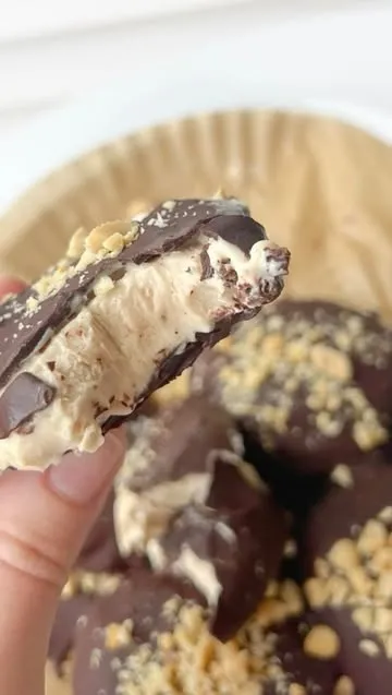 Peanut Butter Frozen Yogurt Bars