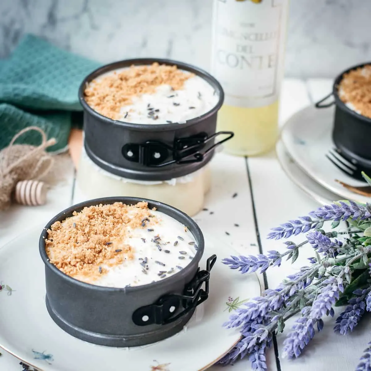 No-bake Limoncello Cheesecake(s) with Ricotta and Lavender
