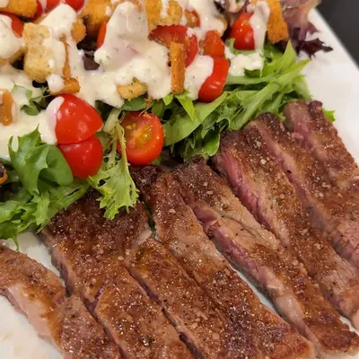 Recipe 'Pan-Seared Steak Salad'