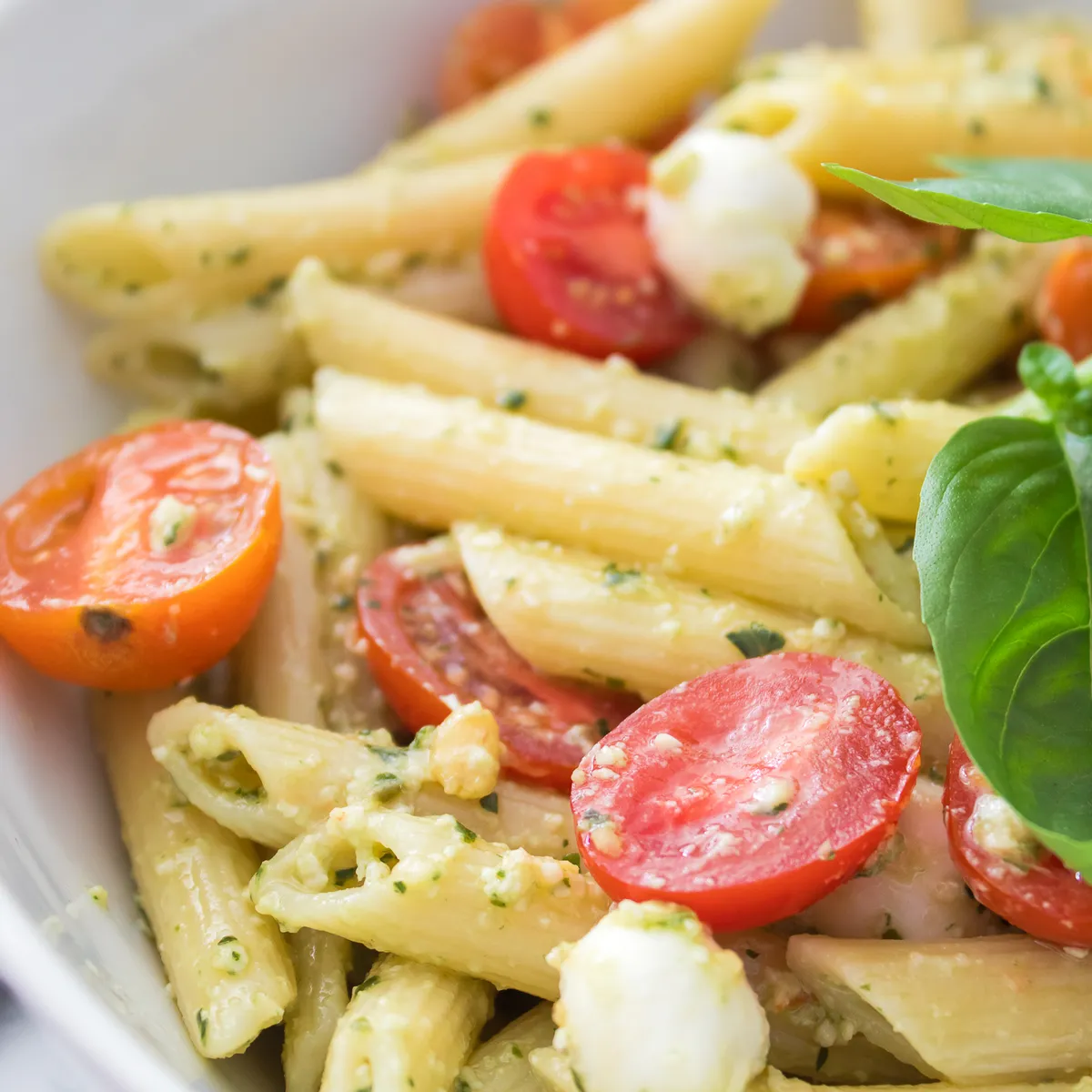 Pesto Caprese Pasta Salad
