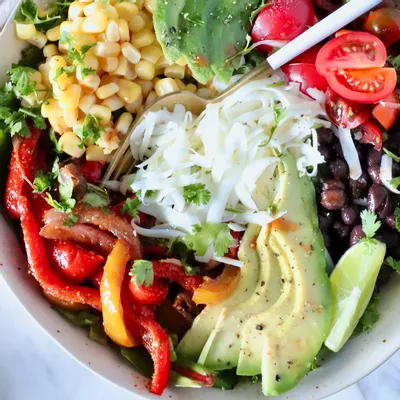 Recipe 'Chipotle Fajita Salad with Chipotle Vinaigrette'
