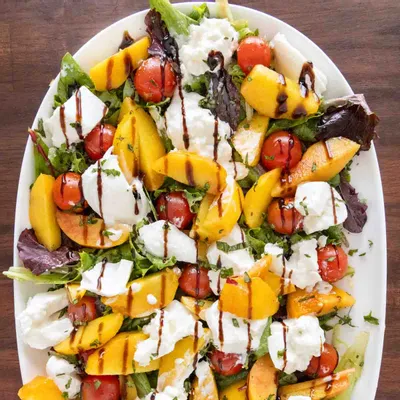 Recipe 'Burrata Peach Salad Recipe'
