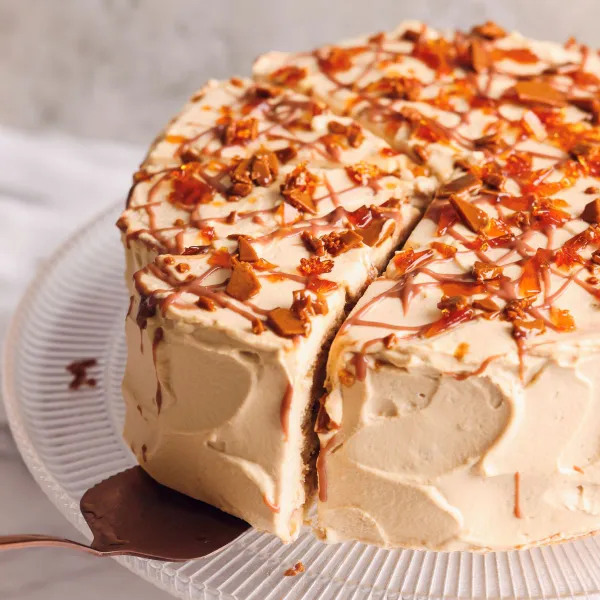 CARAMEL CLOUD CAKE