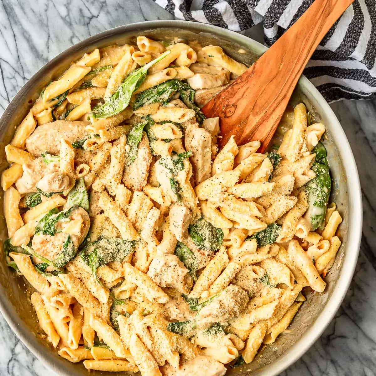 Chicken Spinach Alfredo With Penne Pasta