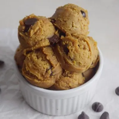 Recipe 'Chocolate Chip Peanut Butter Hummus'