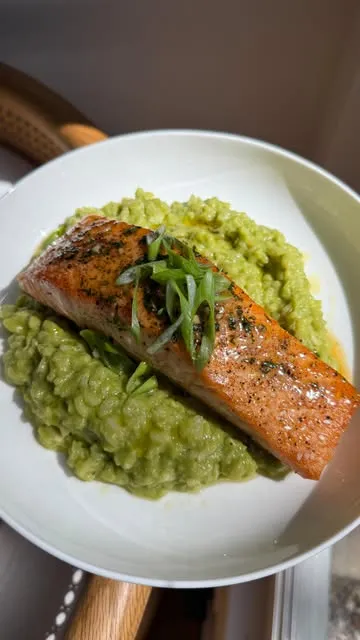 Sweet Green Pea and Leek Risotto with Salmon