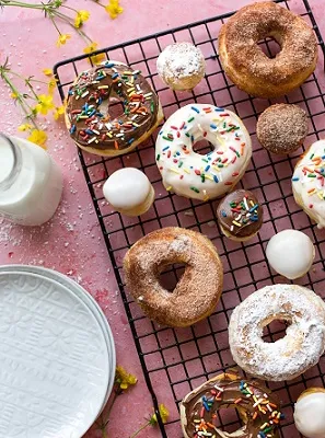 Recipe 'Easy Air Fryer Biscuit Donuts'