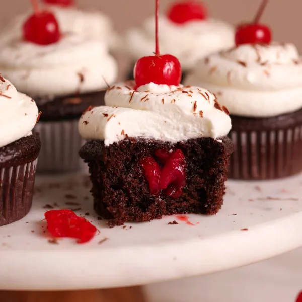 EASY BLACK FOREST CUPCAKES