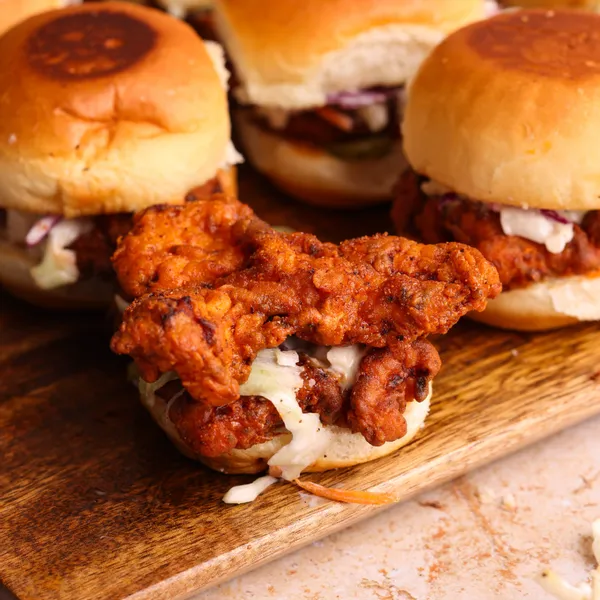 THE BEST NASHVILLE HOT CHICKEN SLIDERS