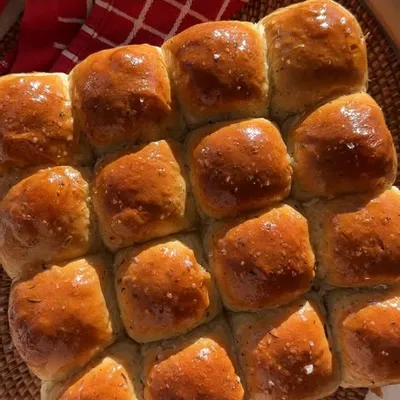 Recipe 'Buttery Rosemary Buns'