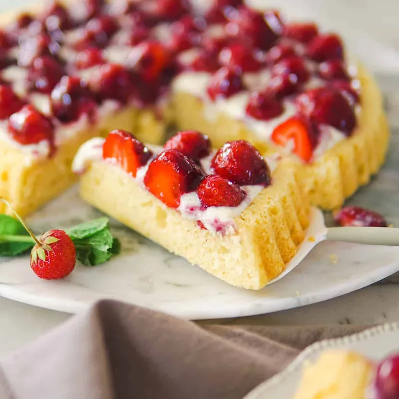 Best Homemade Strawberry Cake (Erdbeerboden)
