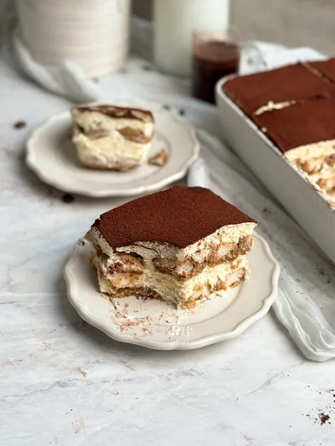 BEST CLASSIC ITALIAN TIRAMISU